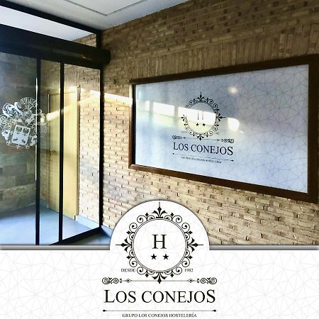 Hotel Los Conejos Mora Buitenkant foto